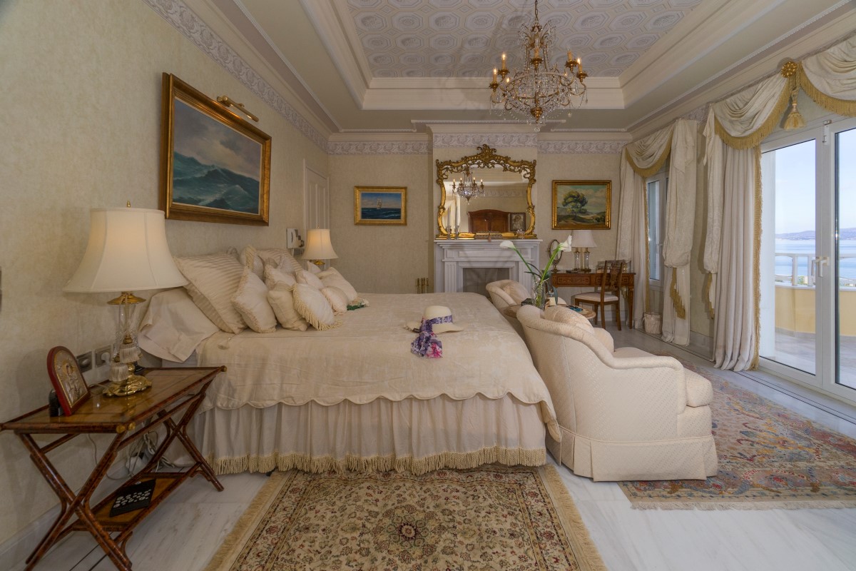 Kefalonia Luxury Villa Master Bedroom Or Ivory Room
