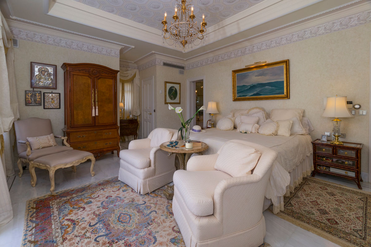 Kefalonia Luxury Villa Master Bedroom Or Ivory Room
